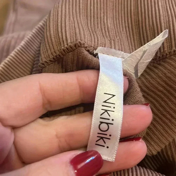 Nikibiki Seamless Leggings - Picture 2 of 12